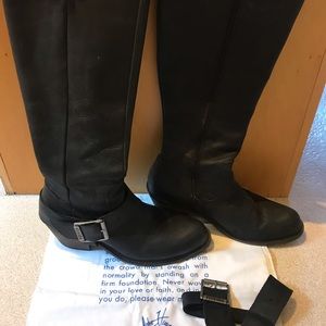 Fluevag knee high leather boot